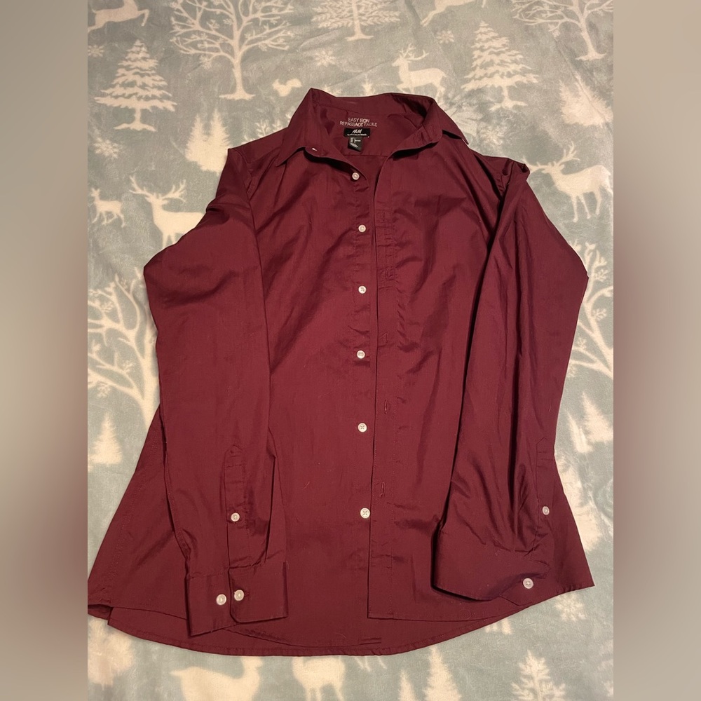 H&M men’s button down dress shirt